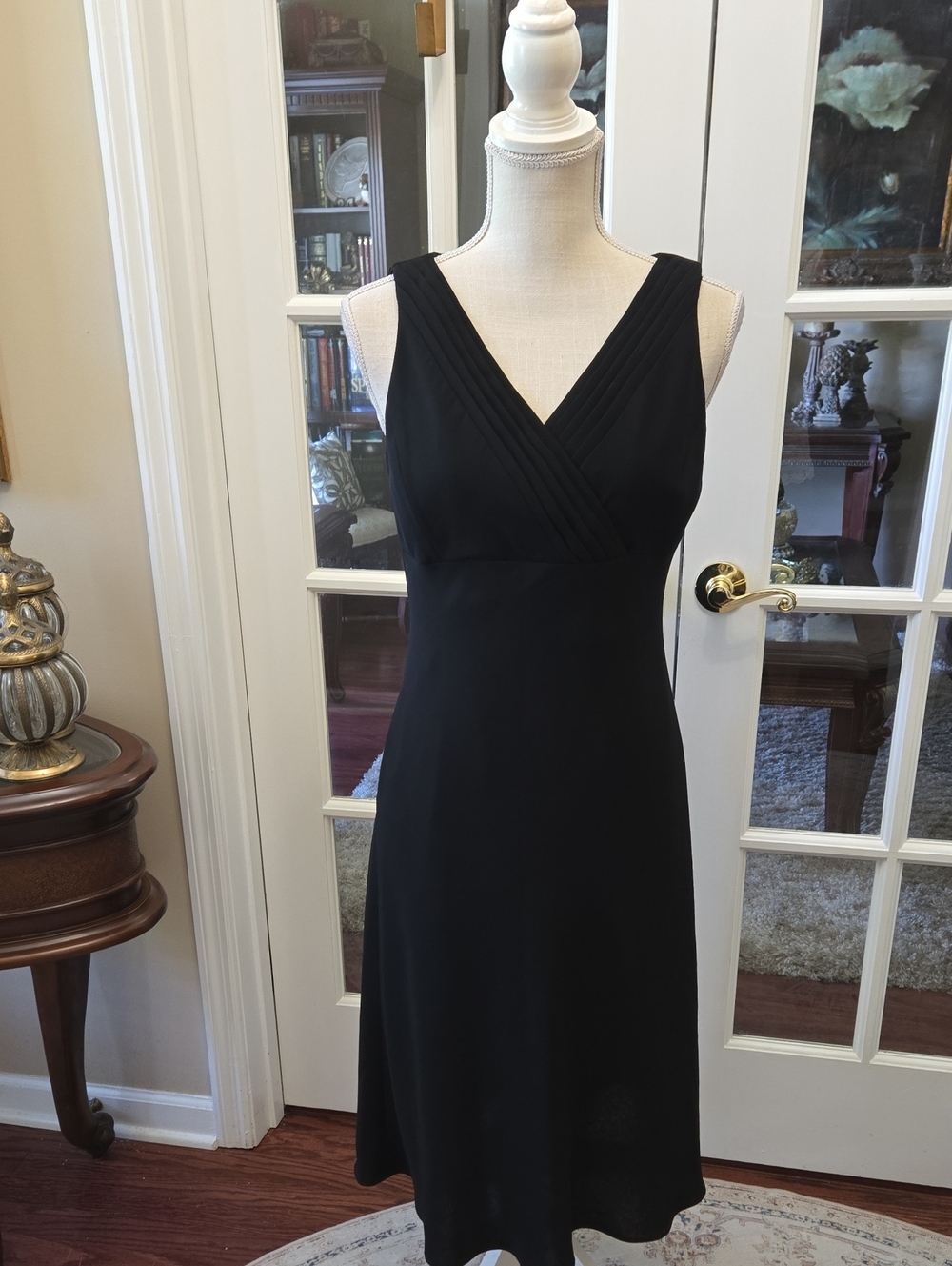 Jones Wear Black Sleeveless V-Neck Midi Dress Fully Lined ALine Skier Size 8 EUC